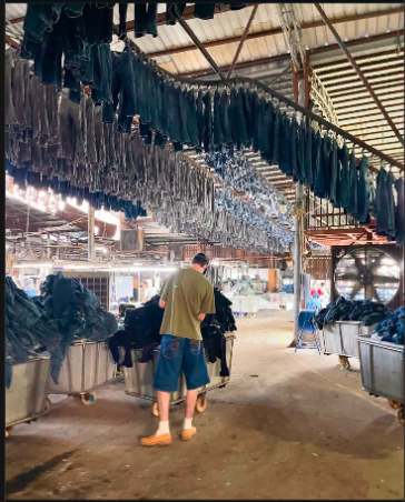 Leather craftsmanship at Eamil International Kolkata