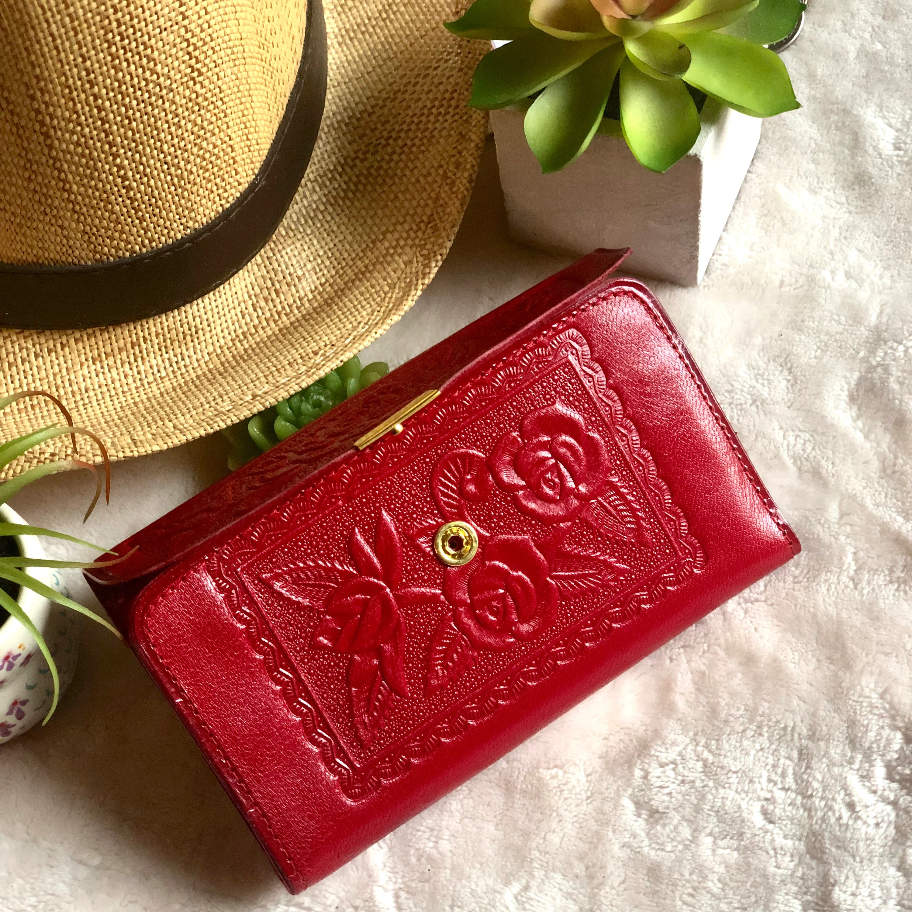 Cutting floor overview — Eamil International leather factory